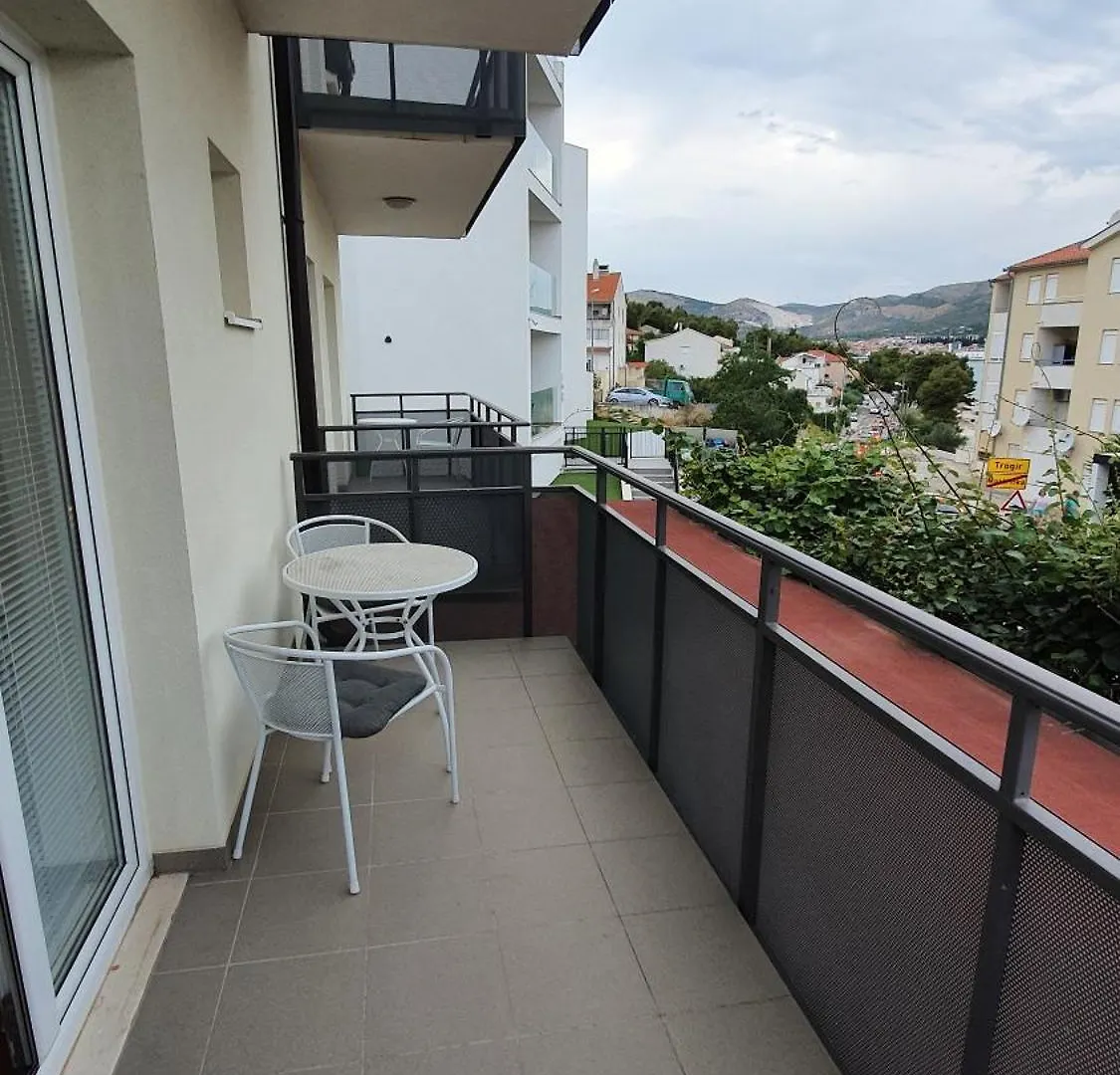 Vila Mara Trogir 0*,